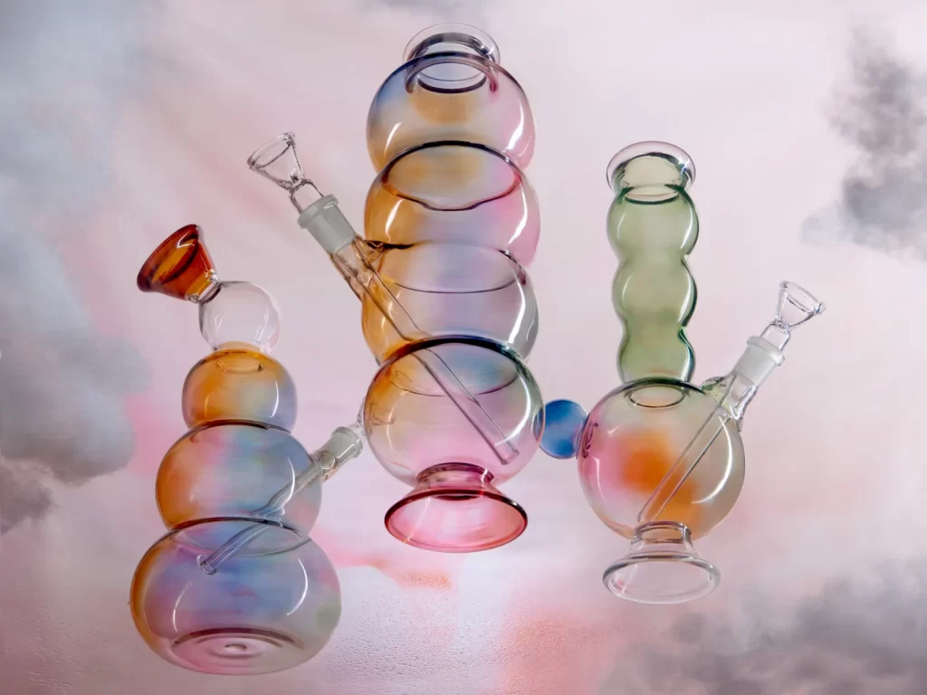Glass Smoking Device: How to Choose Just That Right One To Give You Seamless Experience?